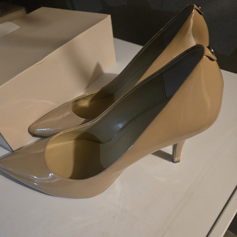 Michael Kors Nude Pumps Size 11